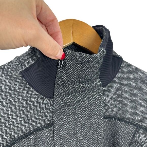 Lululemon Size 2 Base Runner 1/2 Zip Heathered Herringbone Black Running Top - Picture 6 of 16